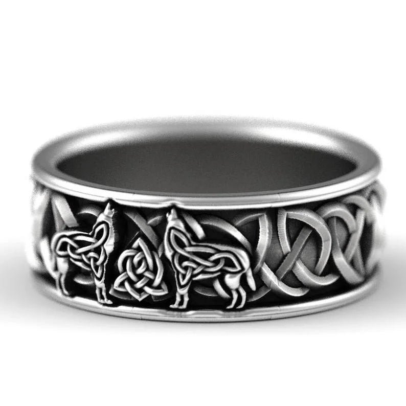 NORDIC WOLF RING