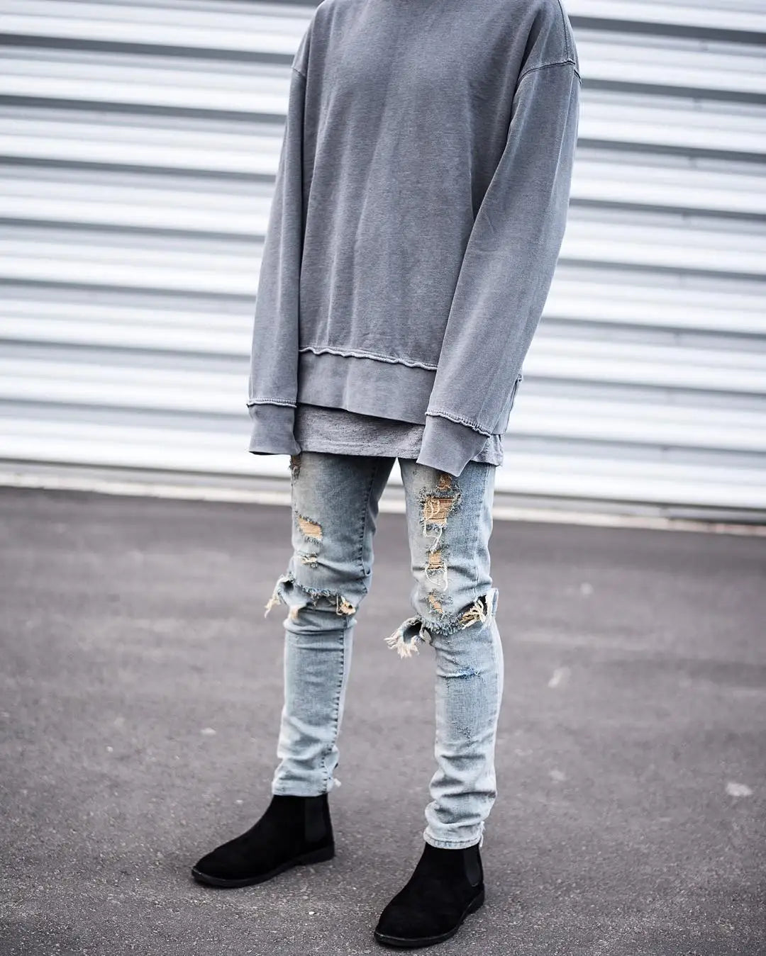 RIPPED SKINNY JEANS