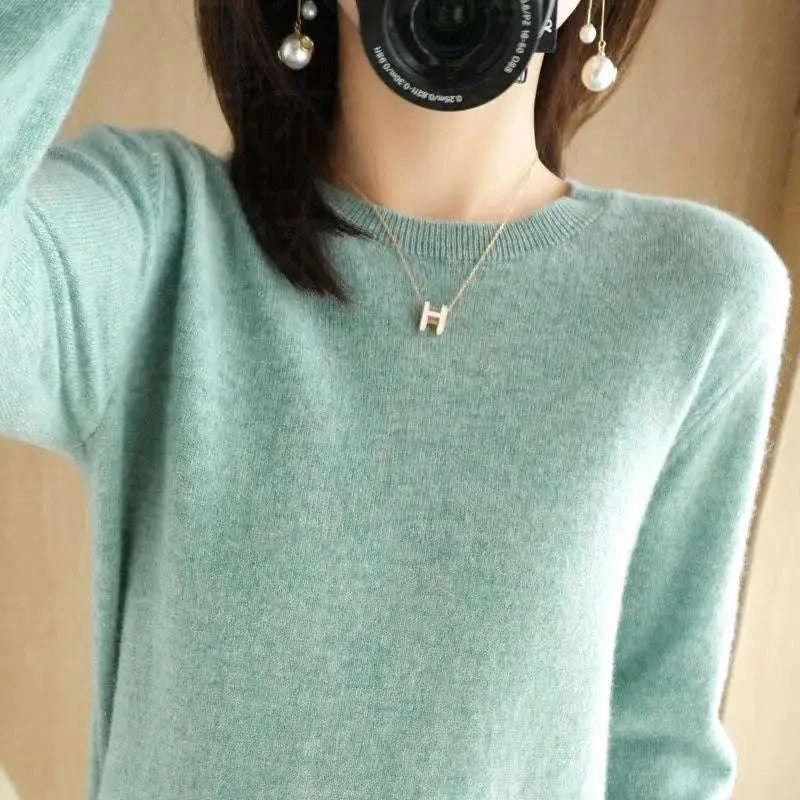 Women's Warm Sweater Soft Round Neck Pullover Autumn and Winter Casual Knitted Tops Solid Color Regular Women's Knitted Sweater