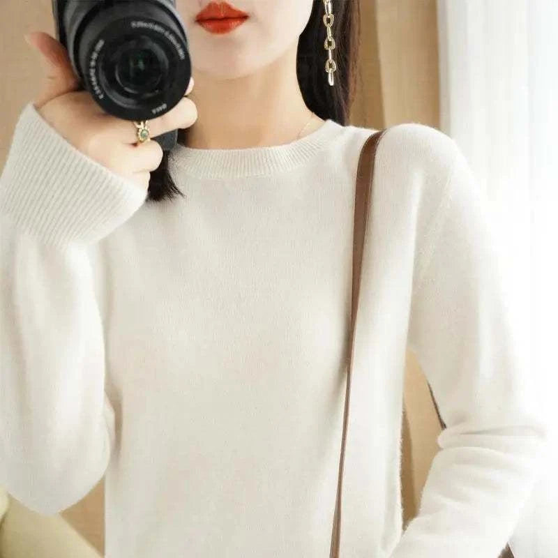 Women's Warm Sweater Soft Round Neck Pullover Autumn and Winter Casual Knitted Tops Solid Color Regular Women's Knitted Sweater