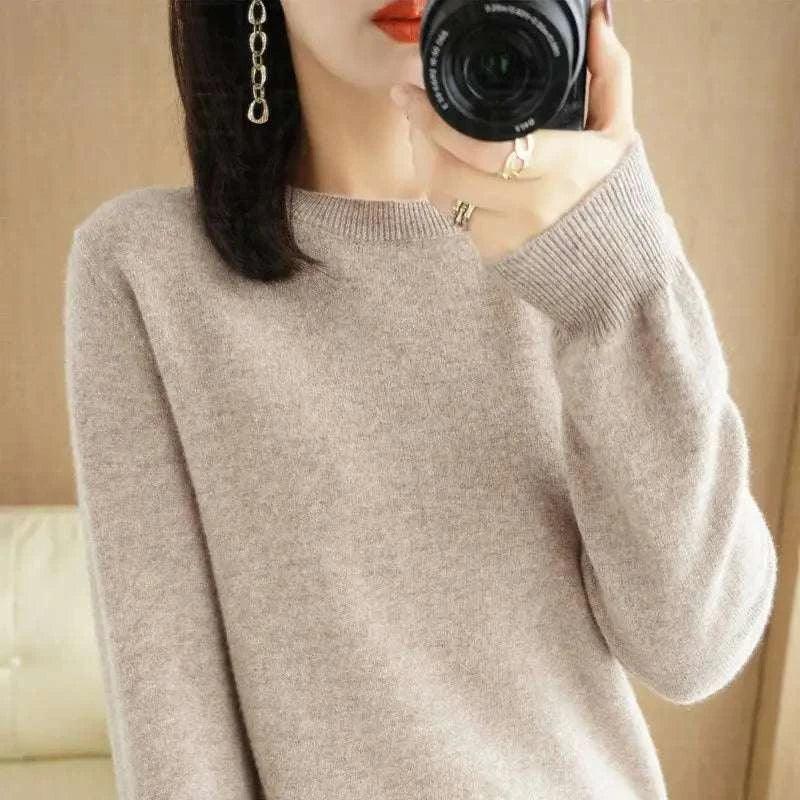 Women's Warm Sweater Soft Round Neck Pullover Autumn and Winter Casual Knitted Tops Solid Color Regular Women's Knitted Sweater