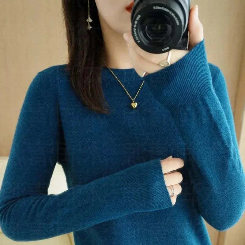 Women's Warm Sweater Soft Round Neck Pullover Autumn and Winter Casual Knitted Tops Solid Color Regular Women's Knitted Sweater