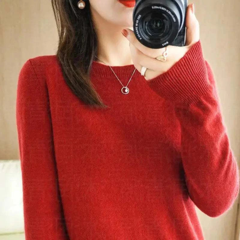 Women's Warm Sweater Soft Round Neck Pullover Autumn and Winter Casual Knitted Tops Solid Color Regular Women's Knitted Sweater