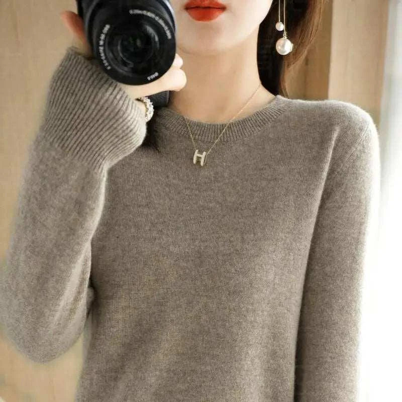 Women's Warm Sweater Soft Round Neck Pullover Autumn and Winter Casual Knitted Tops Solid Color Regular Women's Knitted Sweater