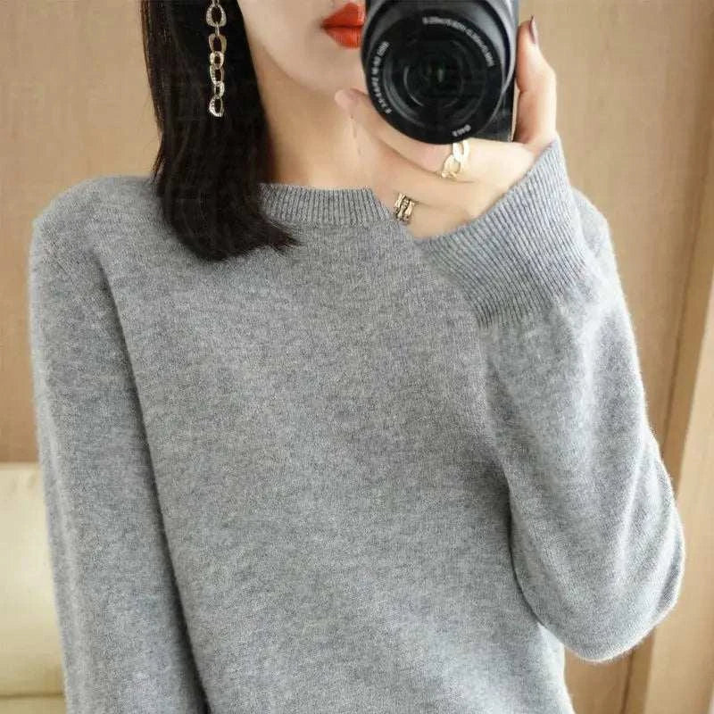 Women's Warm Sweater Soft Round Neck Pullover Autumn and Winter Casual Knitted Tops Solid Color Regular Women's Knitted Sweater